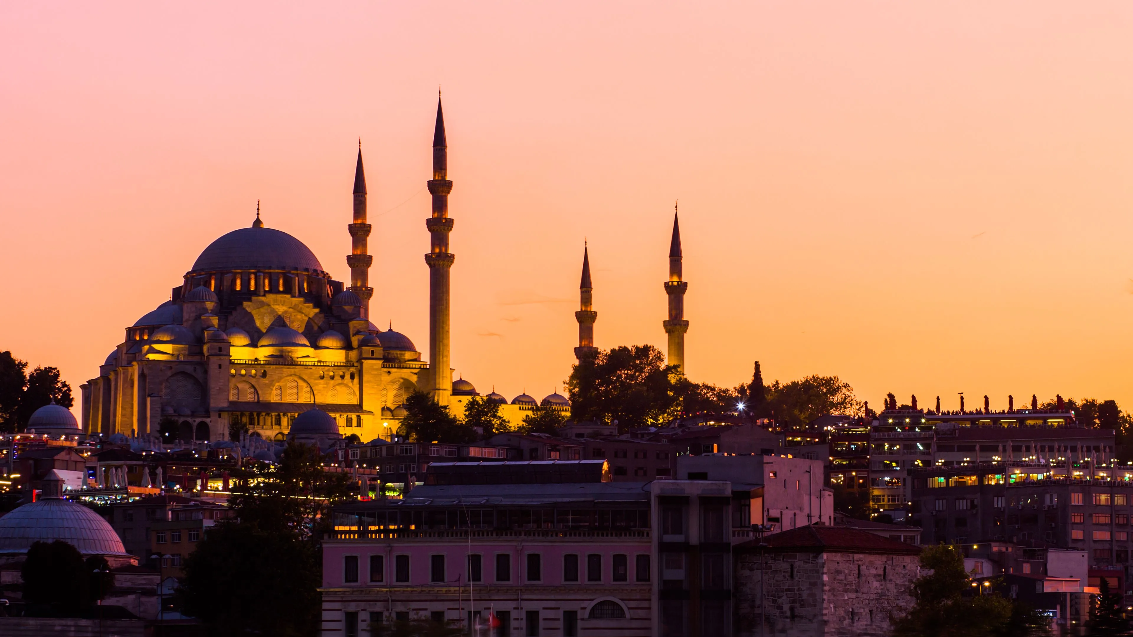 Best eSIM for Turkey: Stay Connected in Istanbul, Cappadocia, Antalya and Beyond